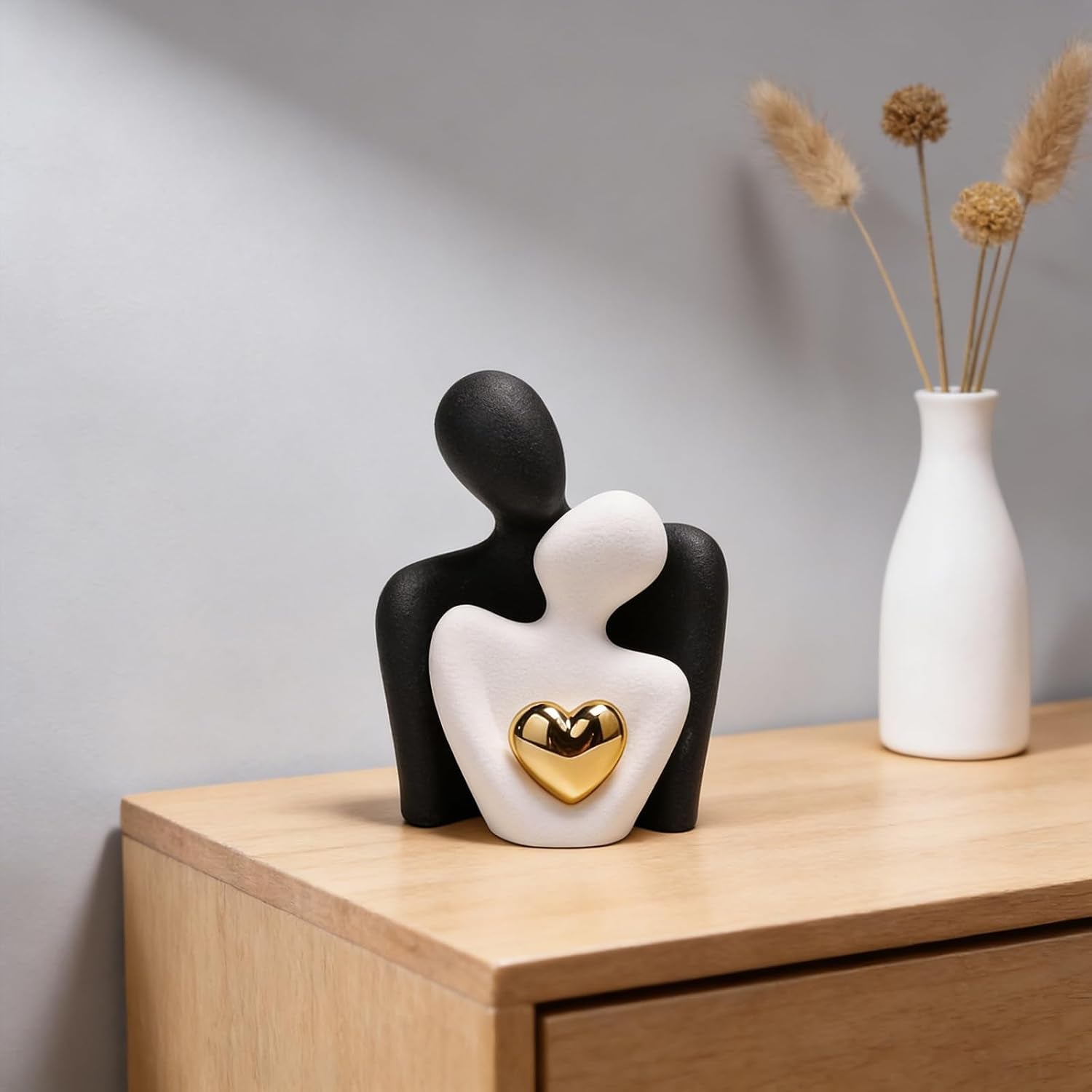 Romantische Paar Skulptur Mit Goldenem Herz Keramik Dekofigur Modern Schwarz Weiß Moderne Statue Für Wohnzimmer Hochzeitsgeschenk Heimdekoration