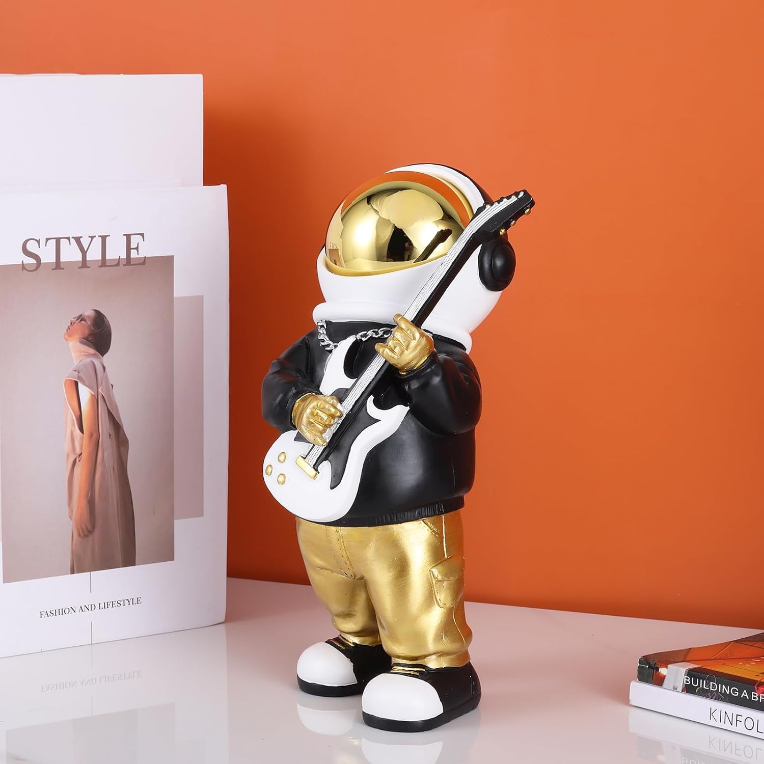 Astronaut Figur, Schwarz-Gold Spaceman Skulptur Astronautenstatue, Kindergeschenk, Ornament, Raumdekoration Für Männer, Zuhause Und Handwerk, Desktop-Zubehör, Tischdekoration, Wohnzimmer, Büro