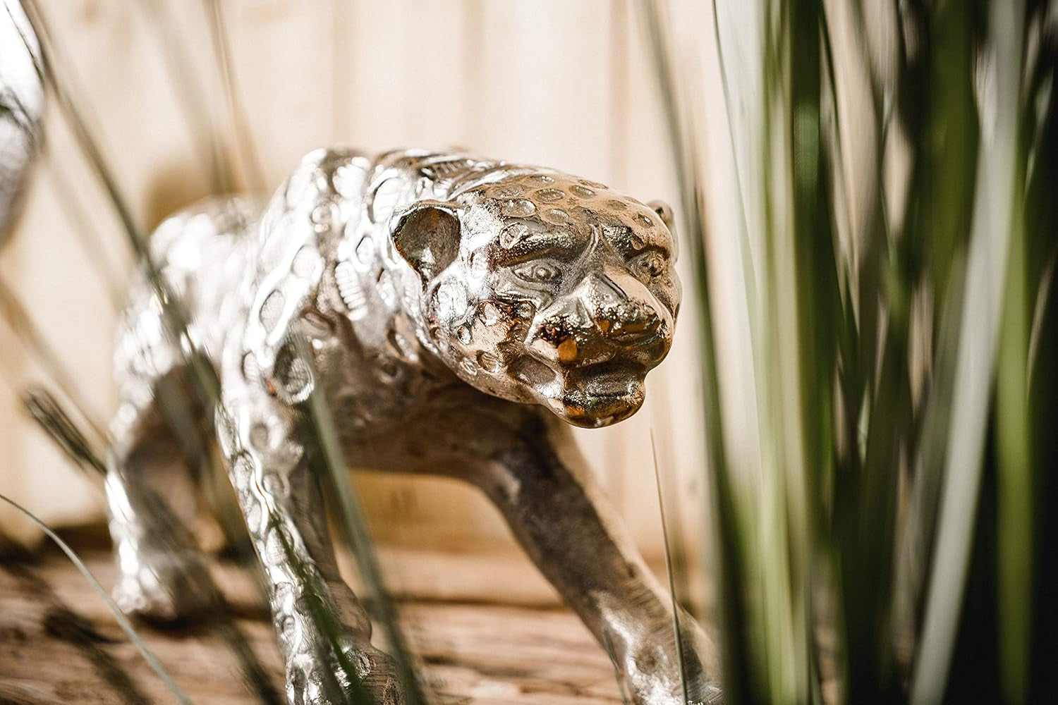 Aluminium Leopard Silver | Raubkatzen-Skulptur 75 cm