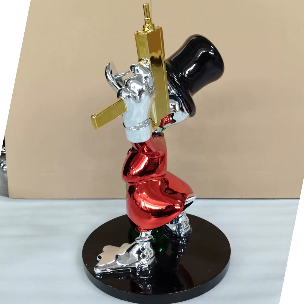 Gold-rote Duck Pop-Art Skulptur aus Resin als auffälliges Statement Piece