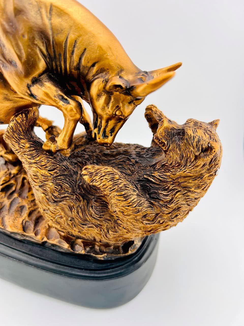 Trading Bull and Bear Statue Geschenk Für Männer Investor Büro Dekoration Wand Street Bull Vs Bear Home Decor Stock Market Goodluck Present (Golden Bronze)