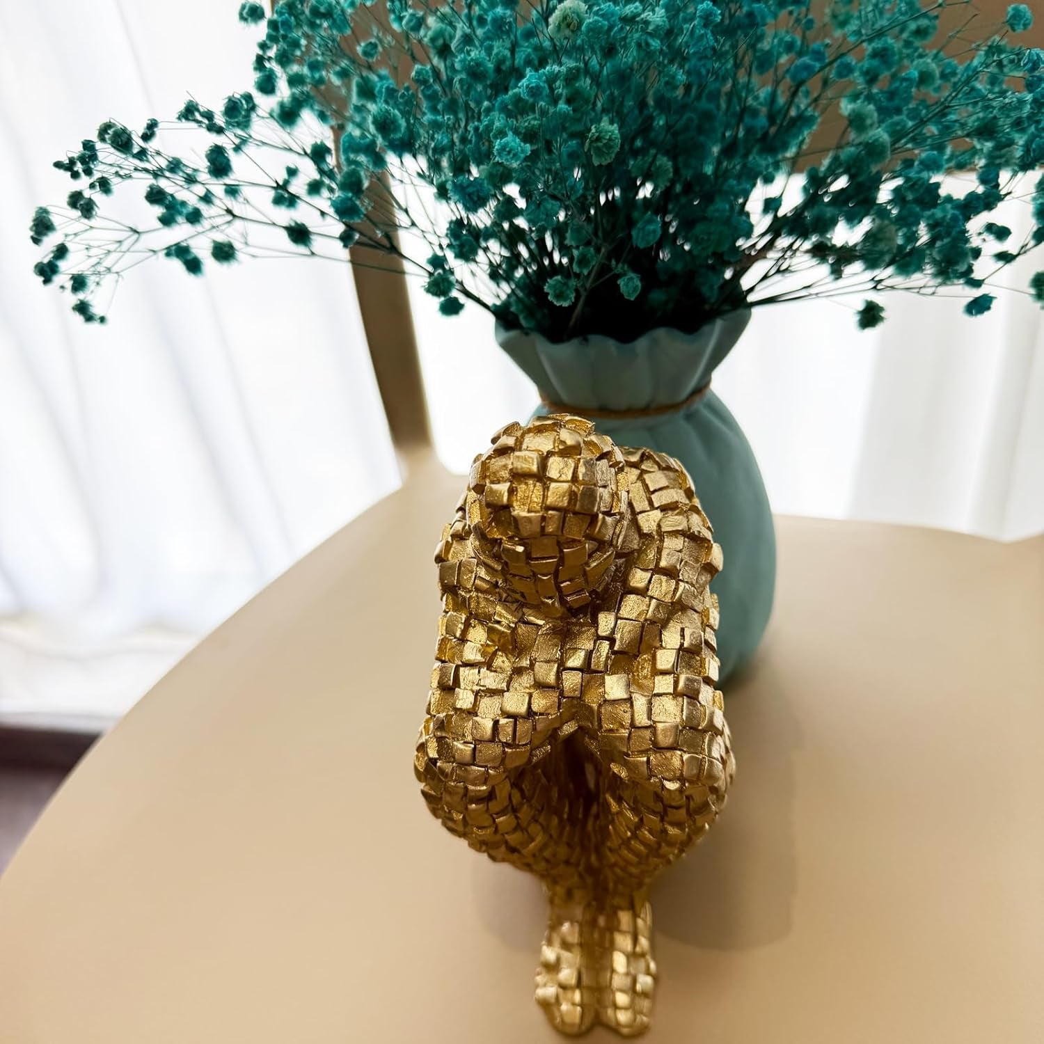 Abstrakte goldene Mosaikfigur als Dekoobjekt und Geschenkidee in Gold