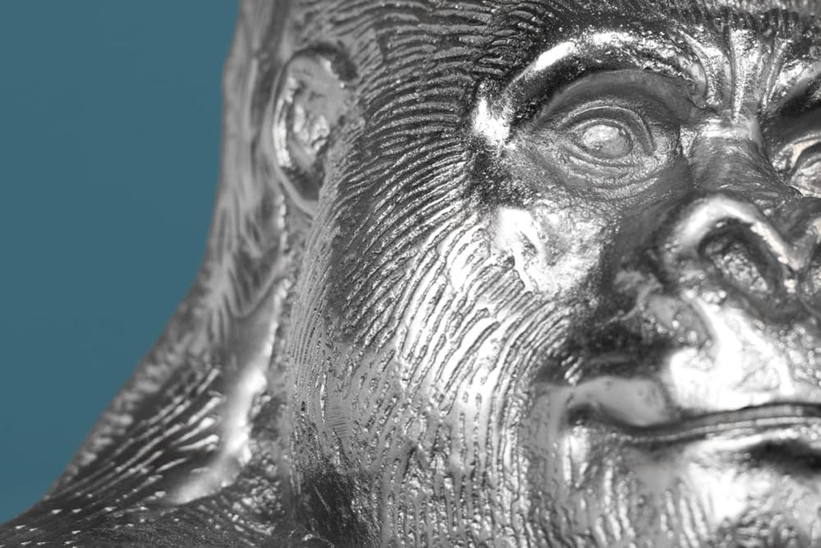 Silver Gorilla Kong | Metallskulptur 40 cm