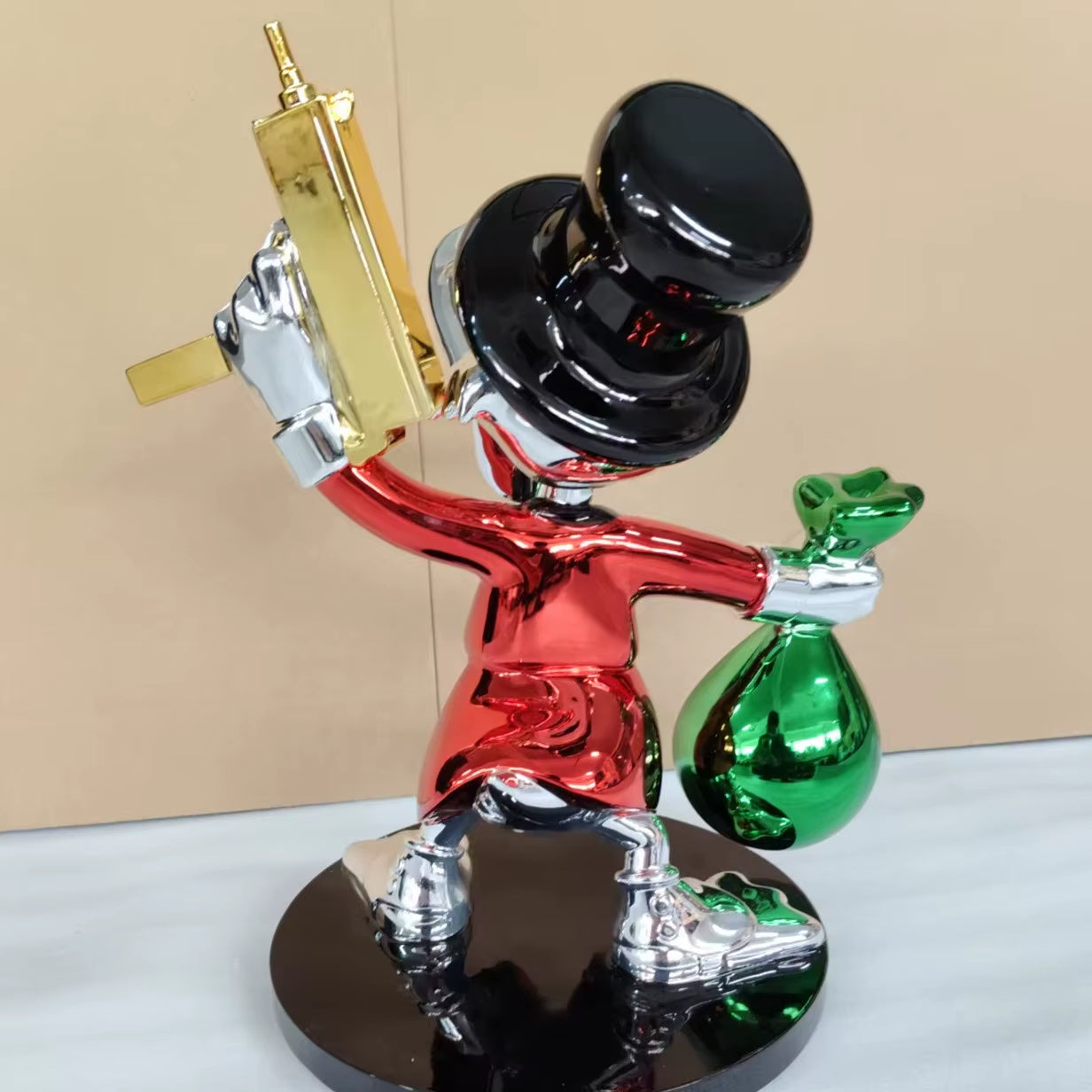 Gold-rote Duck Pop-Art Skulptur aus Resin als auffälliges Statement Piece