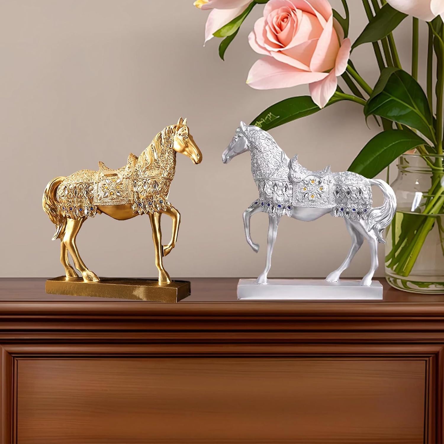 Pferd Figurine Aus Resin, Feng Shui Pferdeskulptur Für Home-Office, Schreibtisch & Weinregal, Tier Kunst Deko, 26X6.5X26Cm, 800G (Gold)