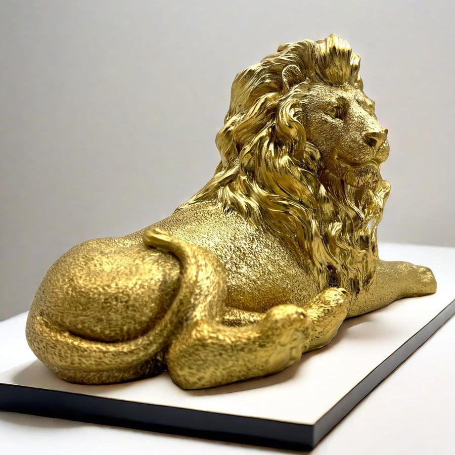 Goldener Löwe 25,4 cm | Kleine Tier-Skulptur fürs Office - Goldoptik Dekoobjekt