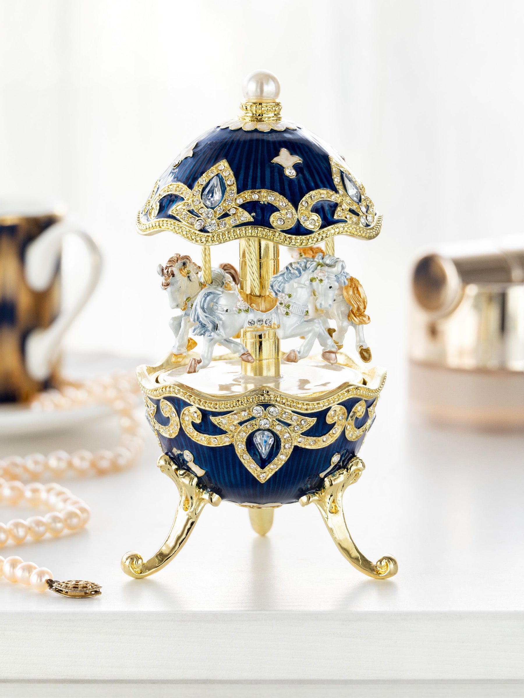 Blue Horse Carousel Collector Egg | Geschenkidee - Produktbild 5 - LAFFARTS Gallery
