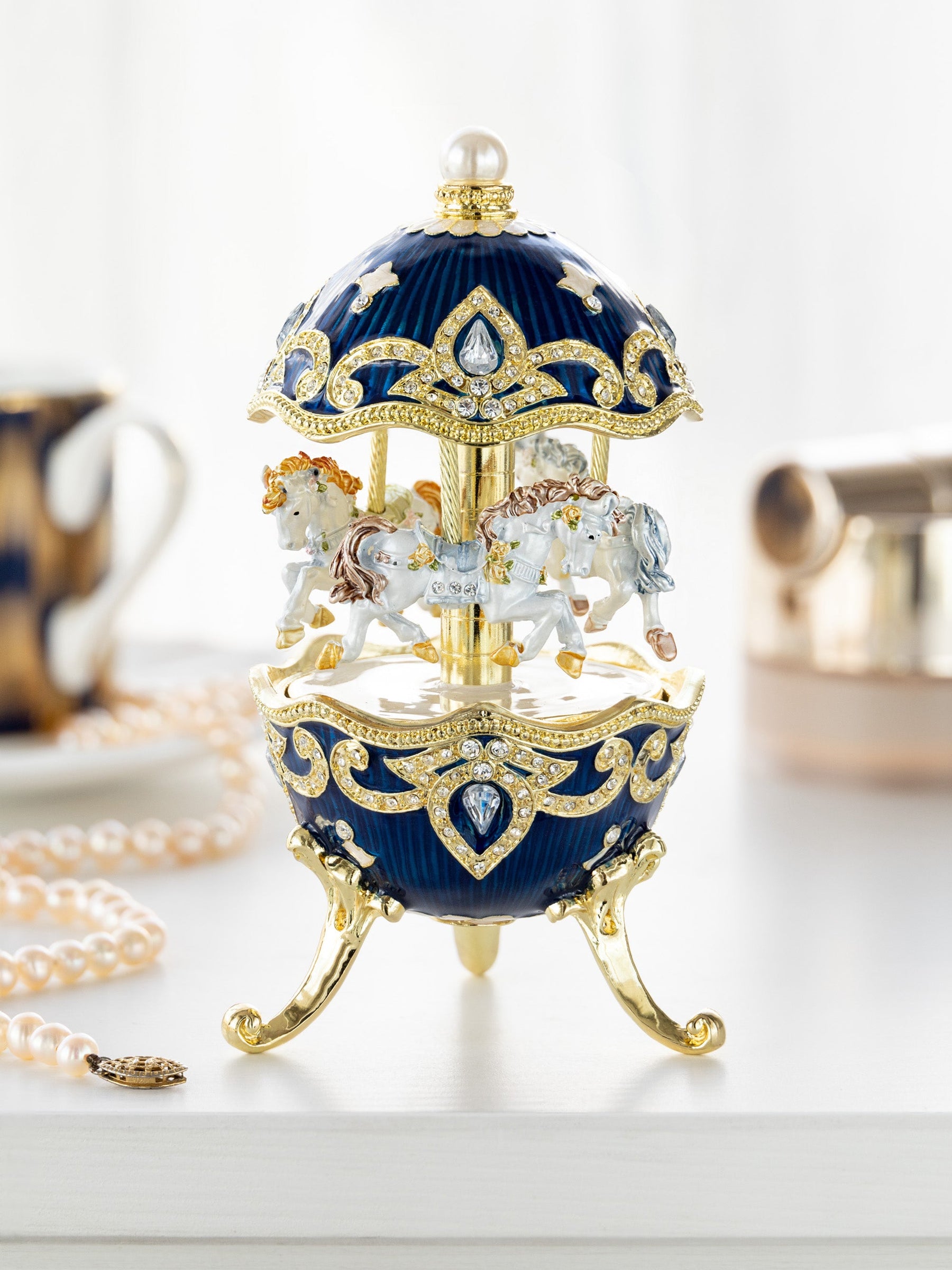 Blue Horse Carousel Collector Egg | Geschenkidee - Produktbild 2 - LAFFARTS Gallery
