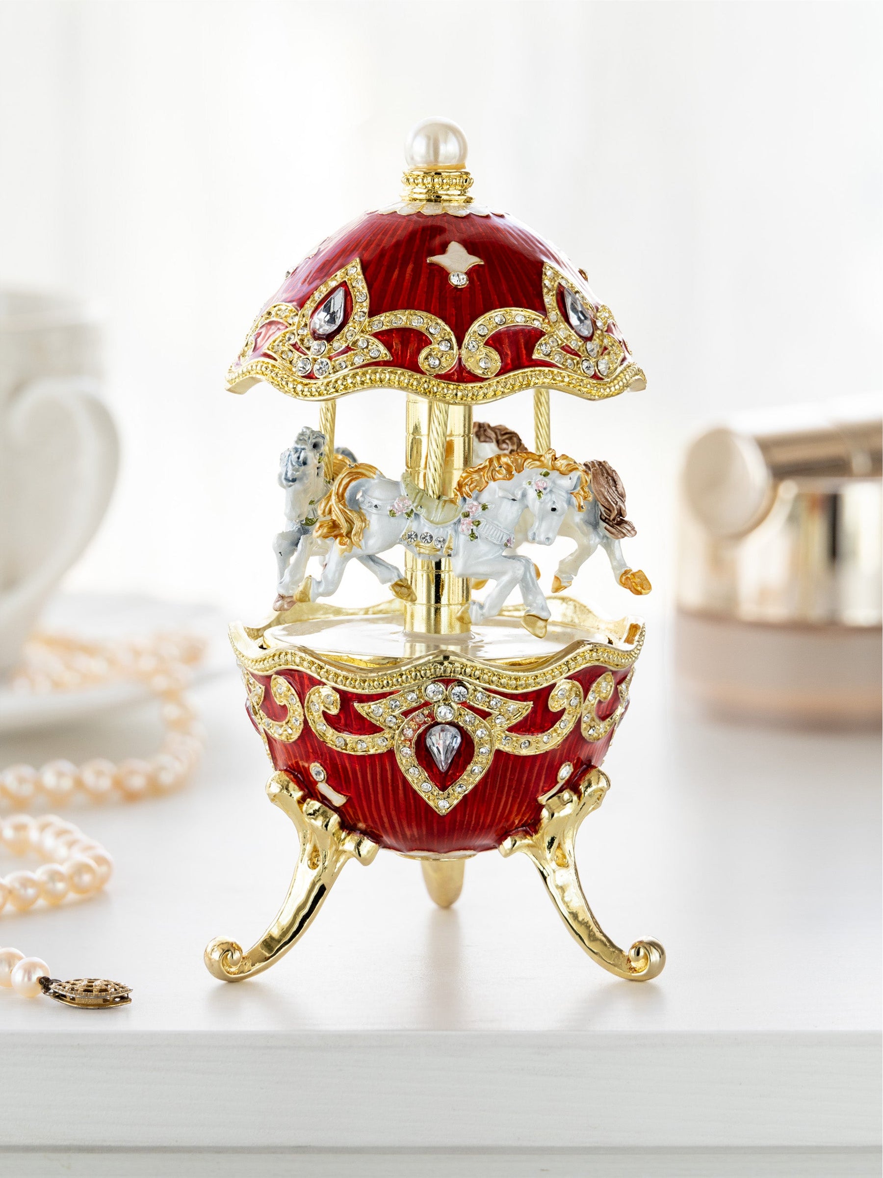 Red Horse Carousel Collector Egg | Geschenkidee - Produktbild 5 - LAFFARTS Gallery