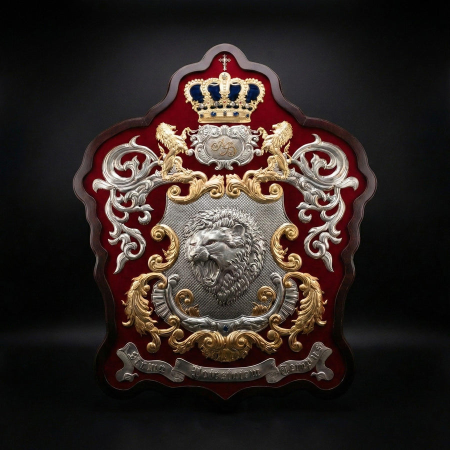 Dynasty Shield 115 cm | Heraldisches Gold-Unikat - kuratierte Auswahl bei LAFFARTS Gallery
