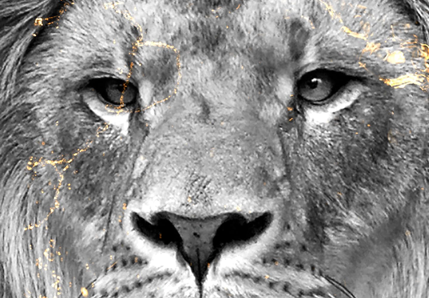 Lion Gold Acrylglasbild | Löwen-Wandbild 120 x 80 cm