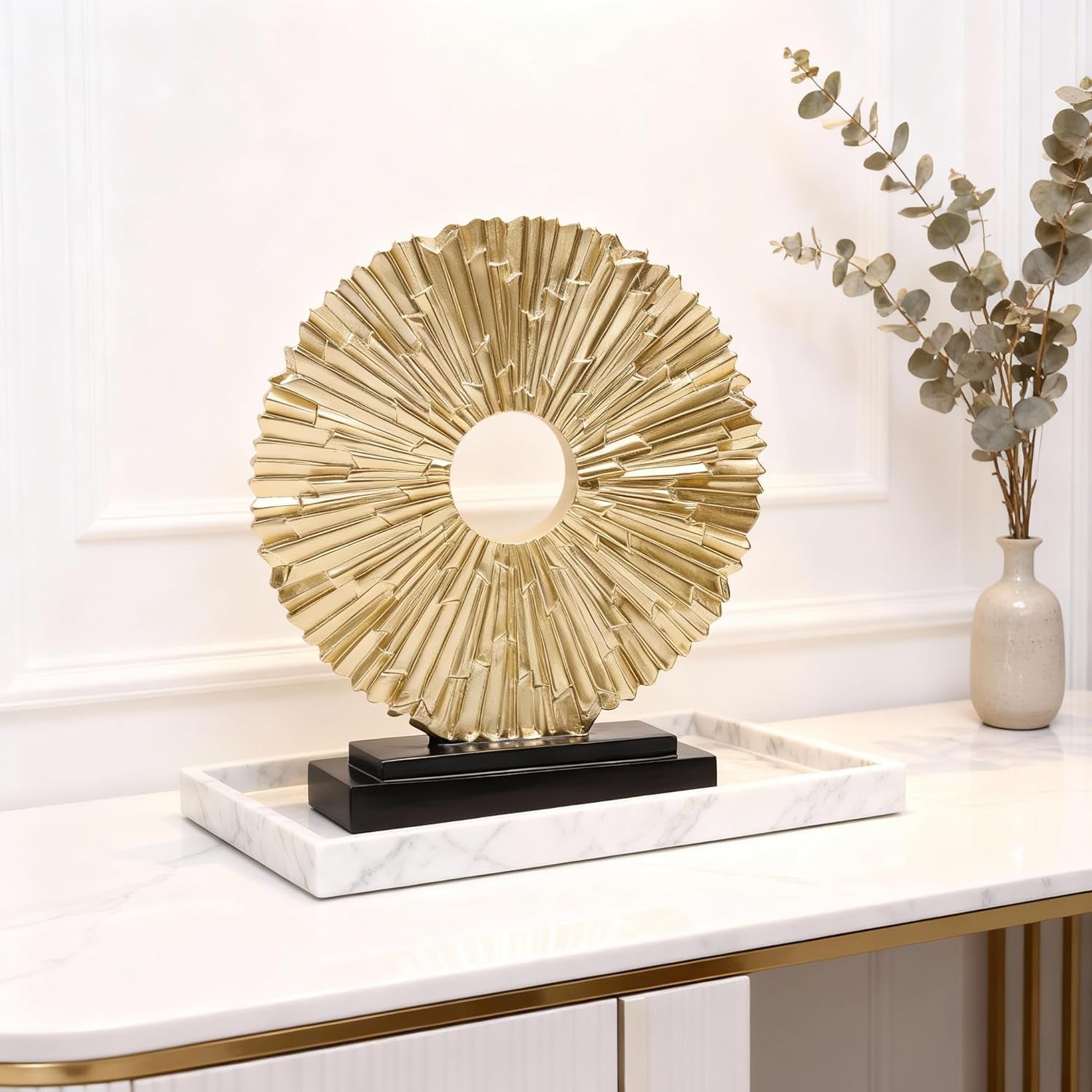 Golden Circle Lines Sculpture | Runde Skulptur in Goldoptik
