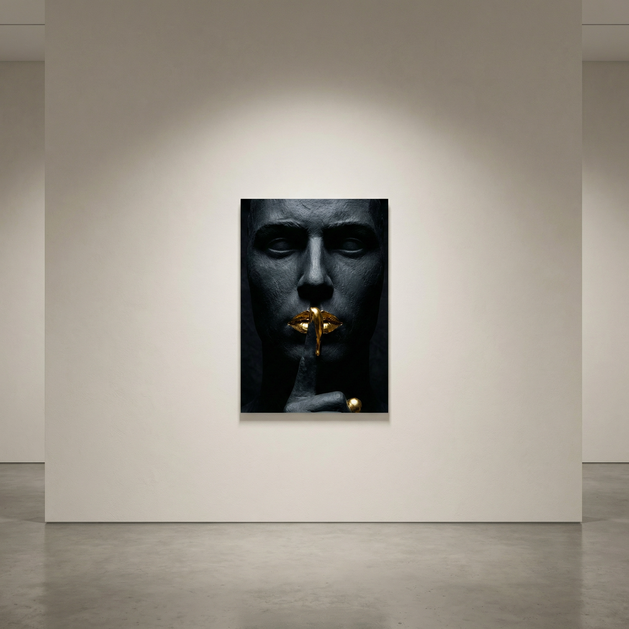 [THE GOLDEN SILENCE |Statue in Obsidian-Optik mit vergoldeten Lippen| Luxus Wandbild für Strategen] - Luxus Wandbild mit 24 Karat Gold | Dark Luxury Interior & Wanddekoration.