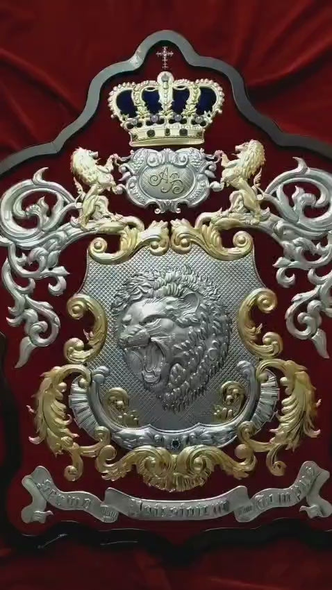[The Dynasty Shield (115cm) – Heraldisches Meisterwerk von Sergey Filippenko] - Luxus Wandbild mit 24 Karat Gold | Dark Luxury Interior & Wanddekoration.